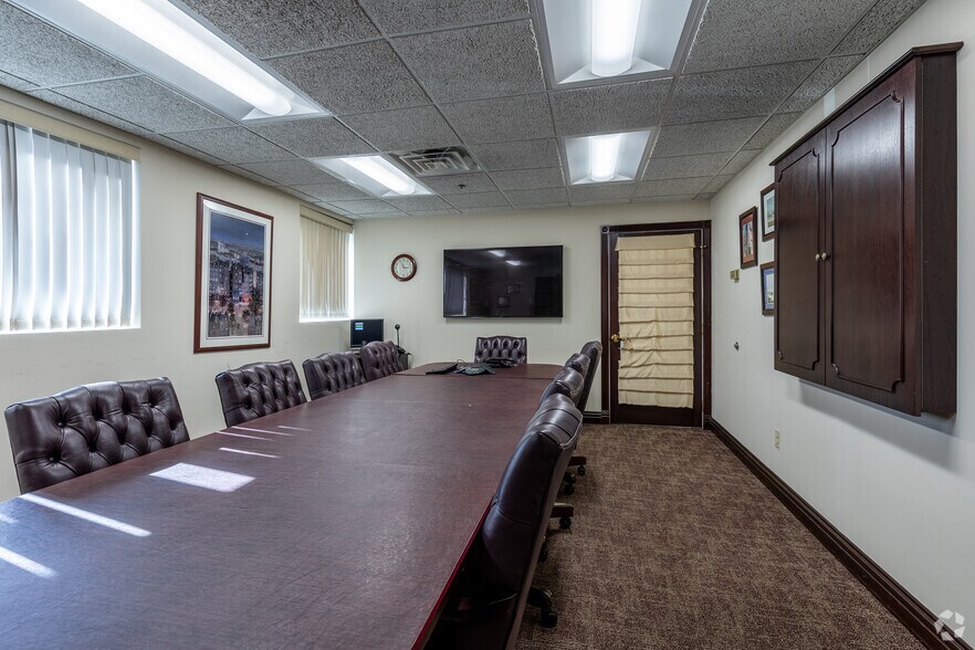 More Photos Of 1000 Brighton St, Union Township Manufacturing For Lease