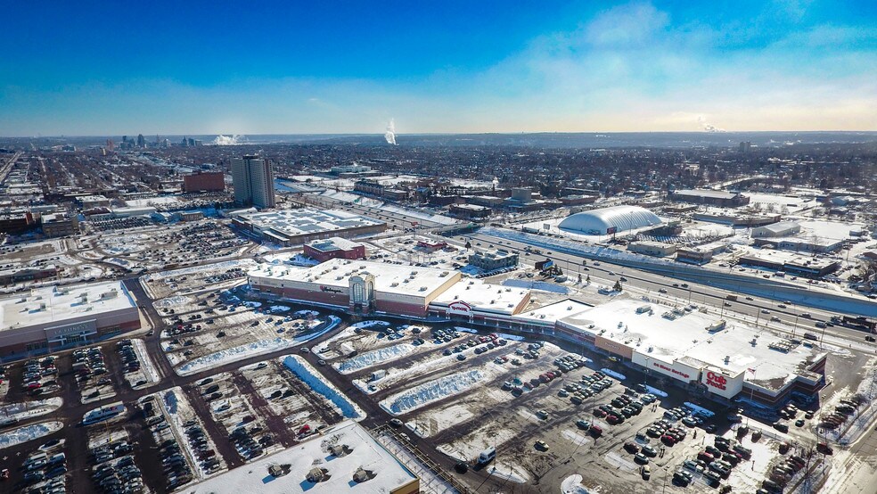 More Photos Of 1390-1440 W University Ave, Saint Paul Unknown For Lease