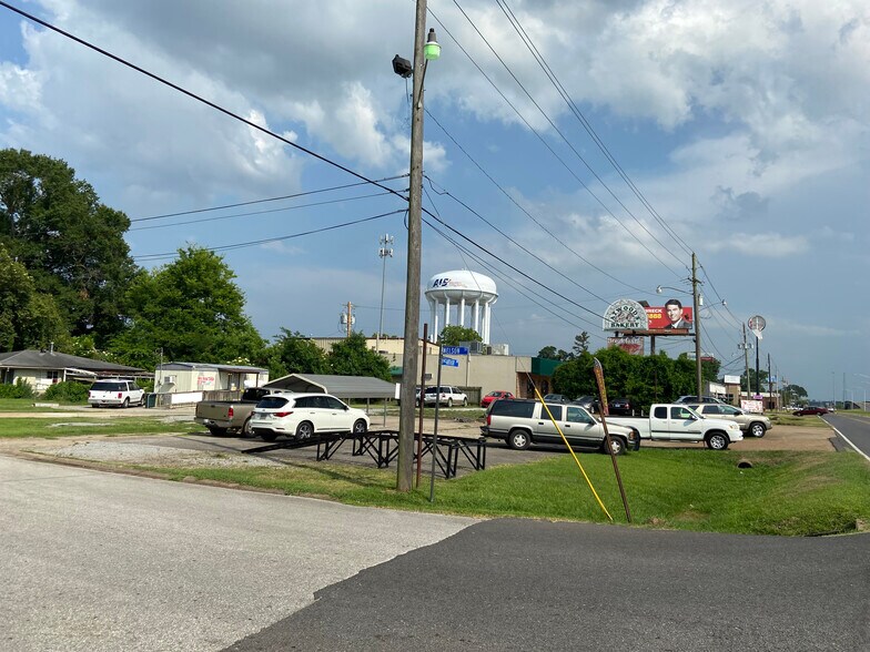 More Photos Of 1111 MacArthur Dr, Alexandria Land For Sale