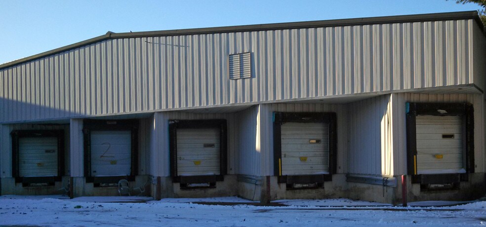 More Photos Of 655 W Glenwood Ave, Smyrna Manufacturing For Sale