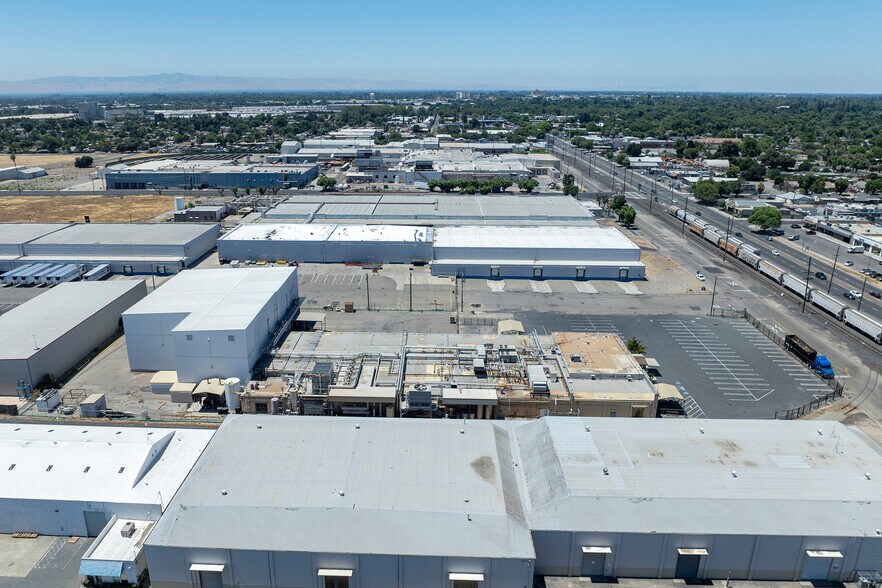 More Photos Of 2068 Lapham Dr, Modesto Food Processing For Lease