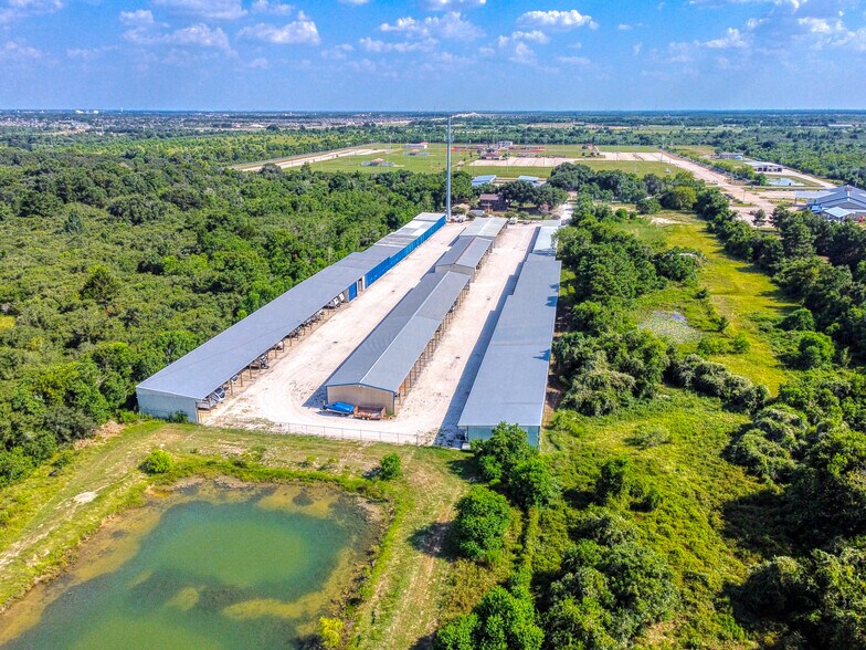 More Photos Of 22614 Schiel Rd, Cypress Land For Lease