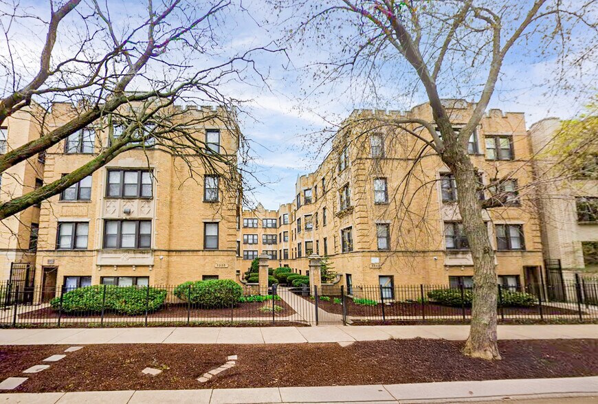 Primary Photo Of 7349 N Damen Ave, Chicago Apartments For Sale