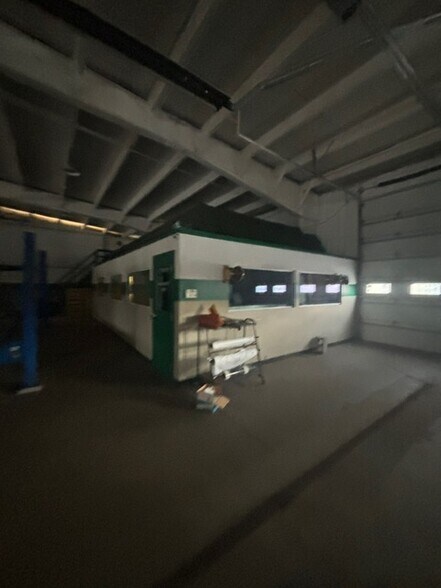 More Photos Of 3861-3870 West Rd, Cortland Auto Dealership For Sale