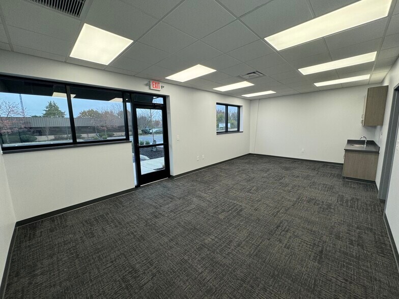 More Photos Of 4440-4460 Reynolds Drive, Hilliard Unknown For Lease