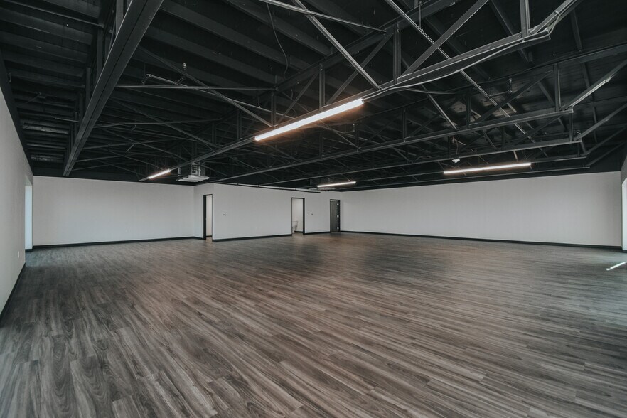 More Photos Of 3706 N Navarro St, Victoria Storefront For Lease