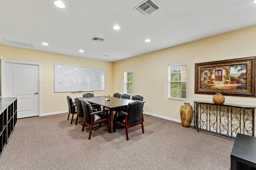More Photos Of 18540-18544 N Dale Mabry Hwy, Lutz Office For Sale