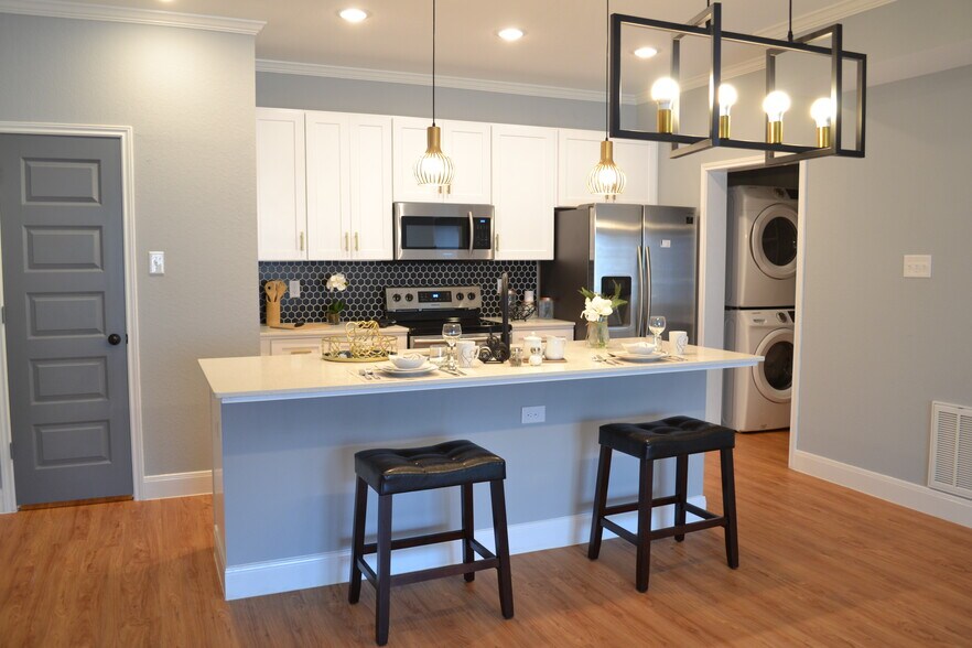 More Photos Of 2604 Avenue K, Bay City Apartments For Sale