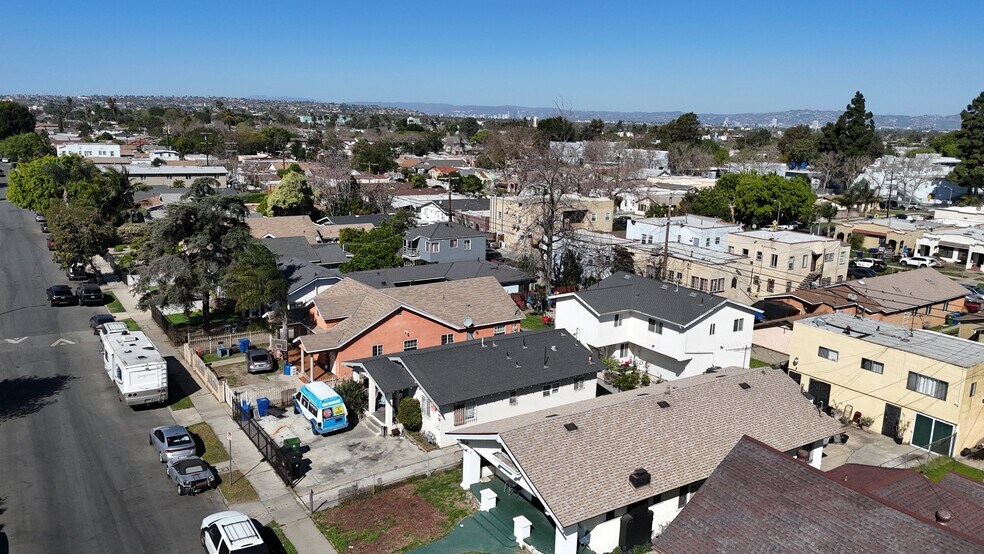 More Photos Of 1049 W 61st St, Los Angeles Apartments For Sale
