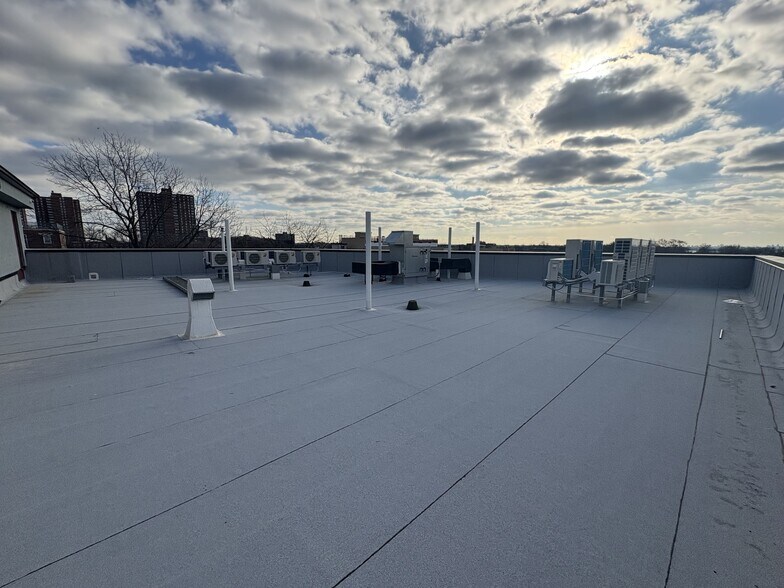 More Photos Of 722 Saint Lawrence Ave, Bronx Apartments For Sale