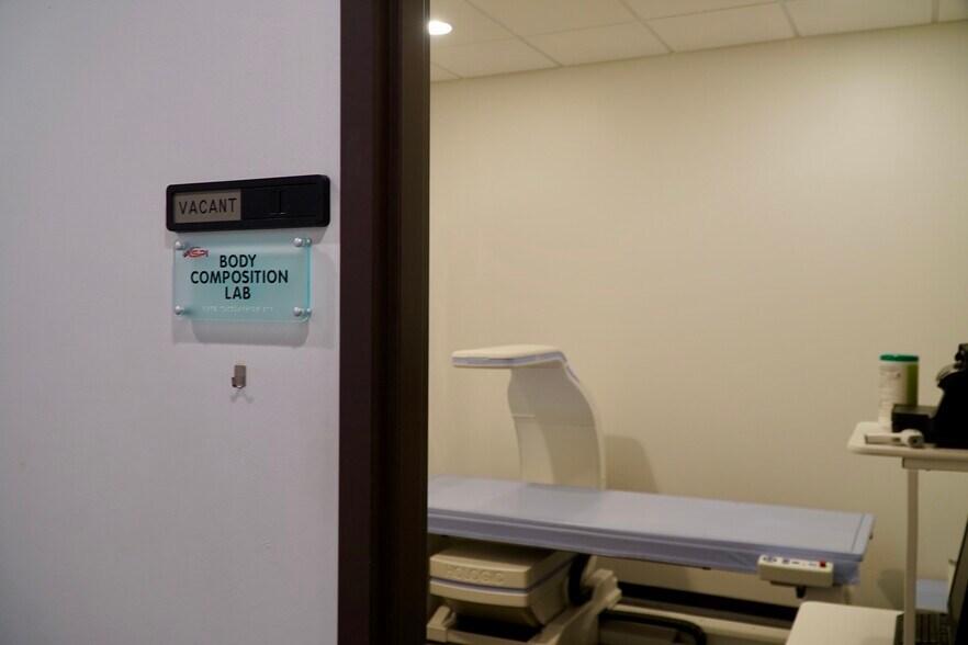 More Photos Of 5850 W Cypress St, Tampa Office For Lease