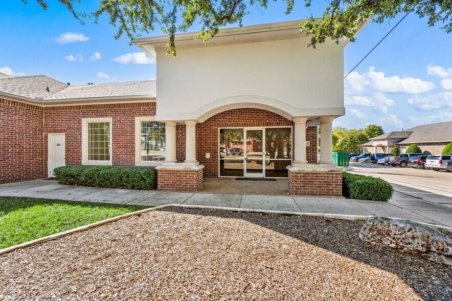 Primary Photo Of 5708 Colleyville Blvd, Colleyville Medical For Lease