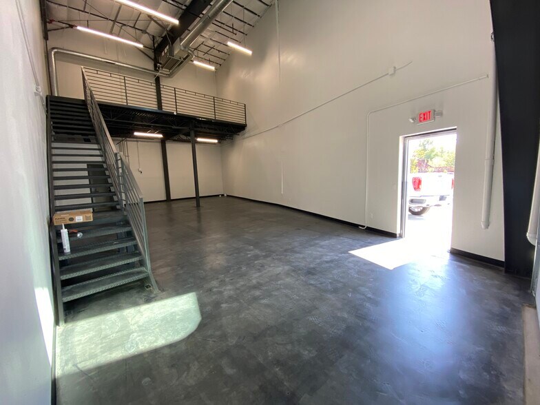 More Photos Of 4440 Tradition Trl, Plano Light Distribution For Lease