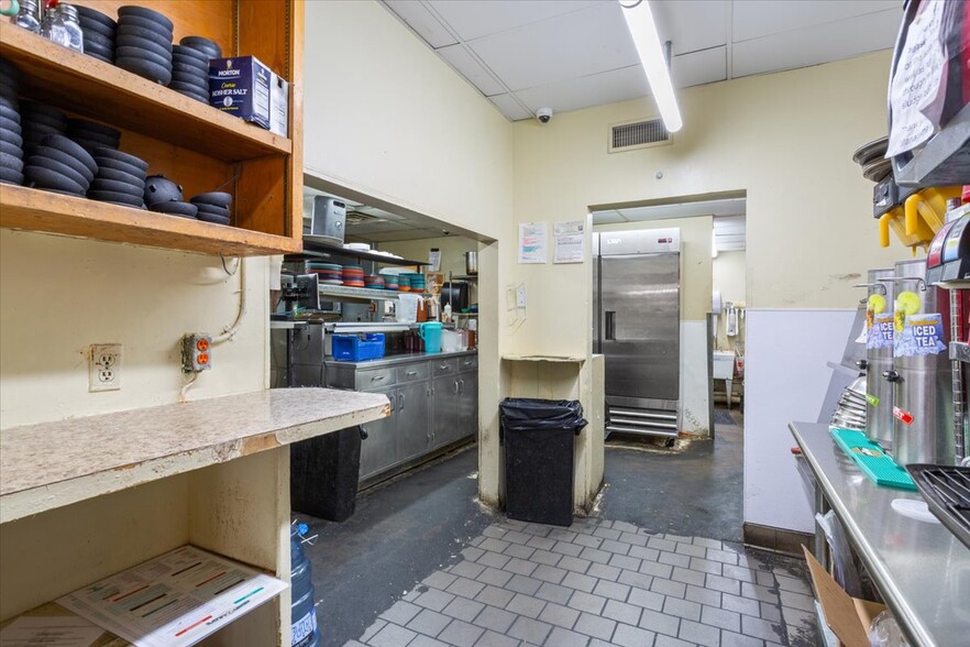 More Photos Of 128 N Pecan, Hico Restaurant For Sale