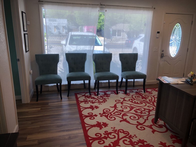 More Photos Of 1801 W Koenig Ln, Austin Freestanding For Lease