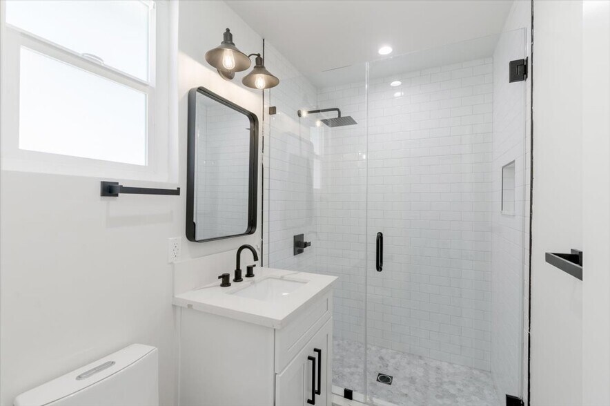 More Photos Of 2420 Grant Ave, Redondo Beach Apartments For Sale