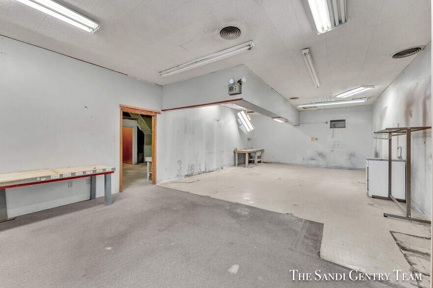 More Photos Of 1343 Whitehall Rd, Muskegon Medical For Sale