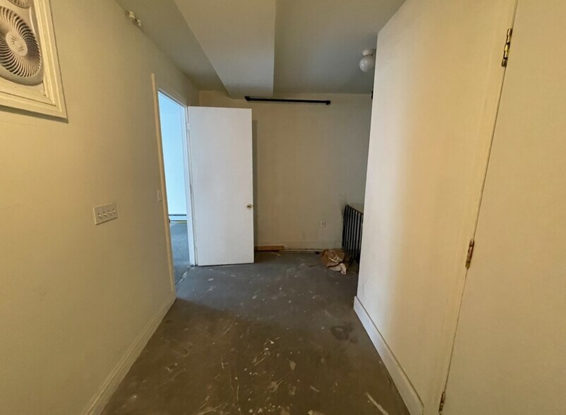 More Photos Of 99 Kingsland Ave, Brooklyn Apartments For Lease