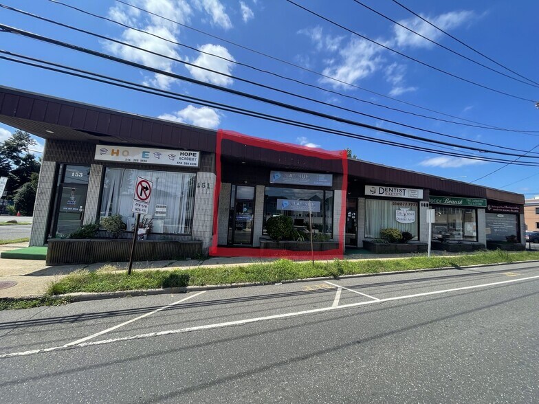 Primary Photo Of 135-153 Mineola Ave, Roslyn Heights Storefront Retail Office For Lease