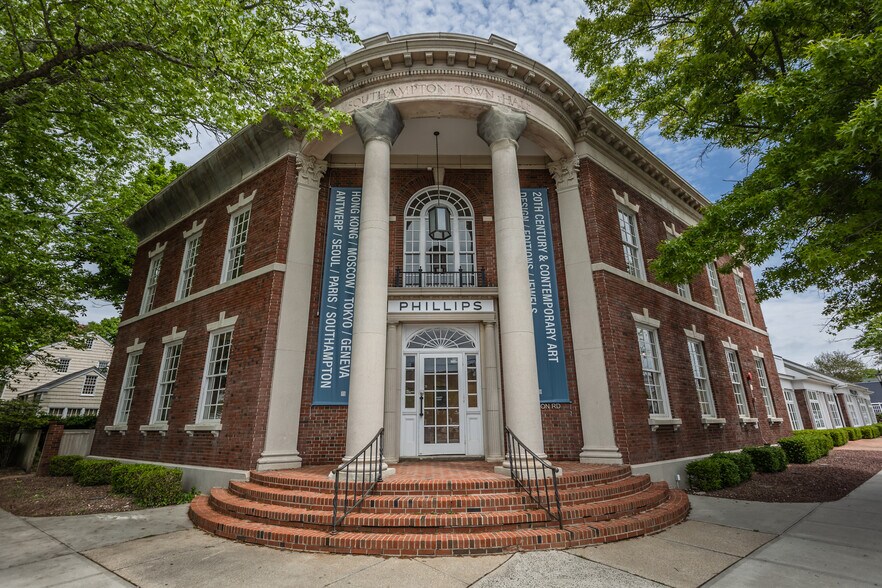 More Photos Of 1 Hampton Rd, Southampton Storefront Retail Office For Sale