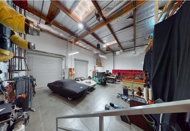 More Photos Of 19641 Descartes, Foothill Ranch Light Manufacturing For Sale