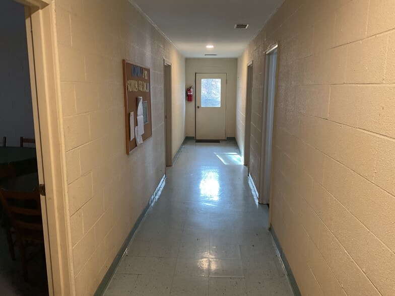 More Photos Of 301 Thermal City Rd, Union Mills Specialty For Sale