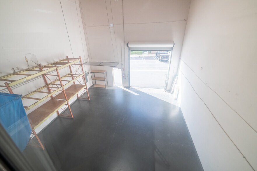 More Photos Of 216 Avenida Fabricante, San Clemente Light Distribution For Sale