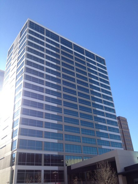 More Photos Of 300 Throckmorton St, Fort Worth Office For Sale