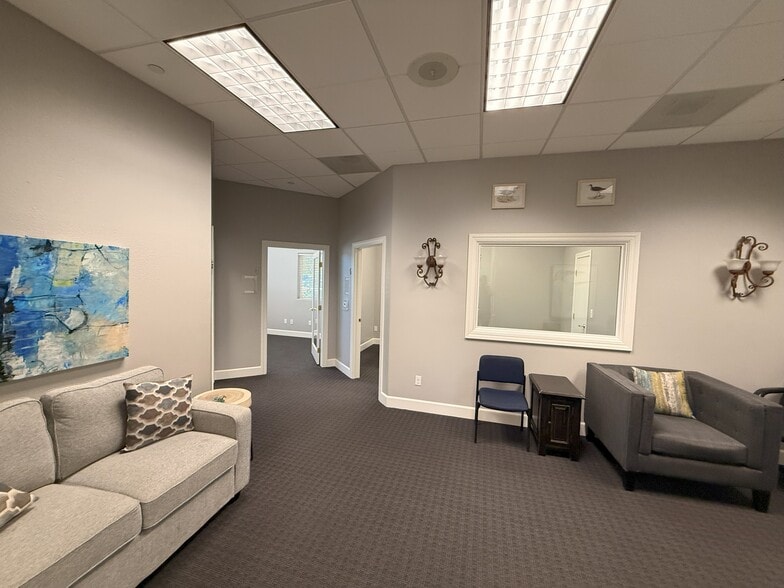 More Photos Of 204-210 E Enos Dr, Santa Maria Office For Lease