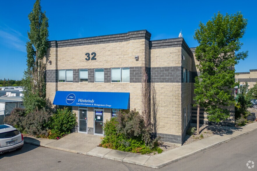Primary Photo Of 32 Westwinds Cres NE, Calgary Flex For Lease