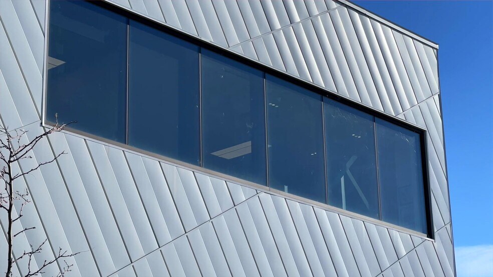 Primary Photo Of 5850 Av Andover, Mt Royal Industrial For Sale