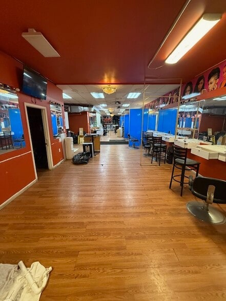 More Photos Of 468 Springfield Ave, Newark Storefront Retail Residential For Lease