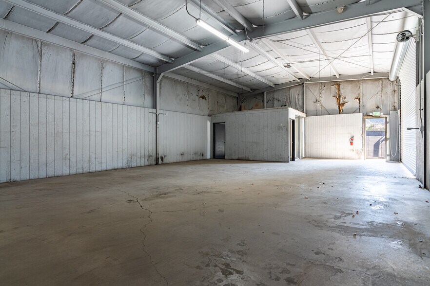 More Photos Of 68686 Summit Dr, Cathedral City Service For Sale