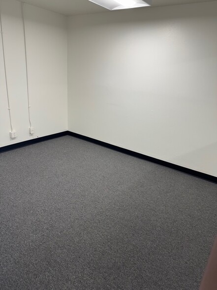 More Photos Of 16312 Garfield Ave, Paramount Warehouse For Lease