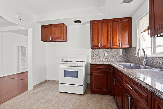 More Photos Of 8521 Saturn St, Los Angeles Apartments For Sale