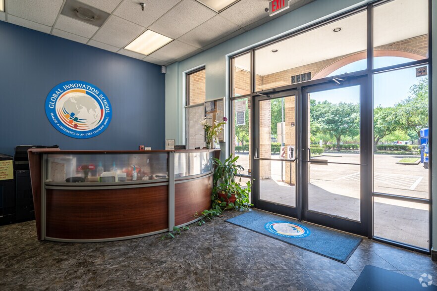 More Photos Of 2553-2555 Cordes Dr, Sugar Land Medical For Sale