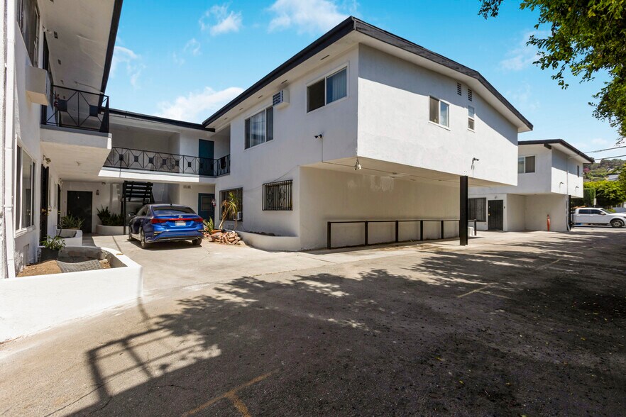 More Photos Of 3112 Estara Ave, Los Angeles Apartments For Sale