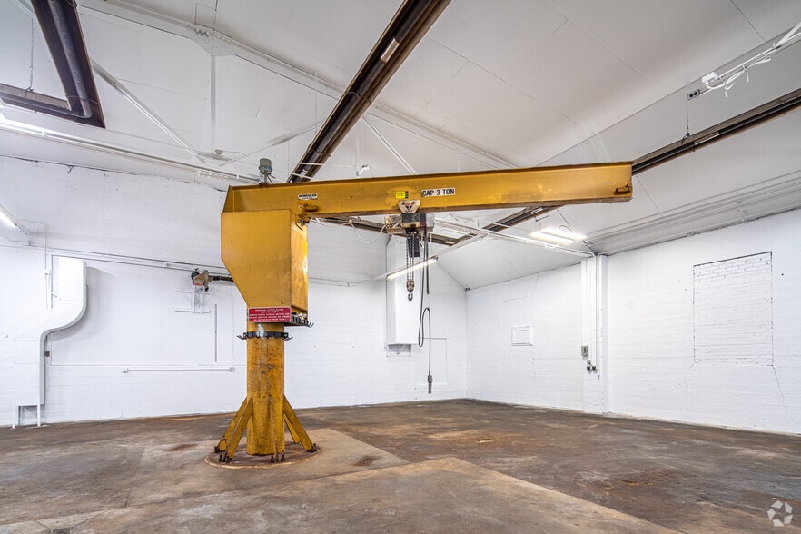 More Photos Of 920 3rd St, Hammond Service For Lease