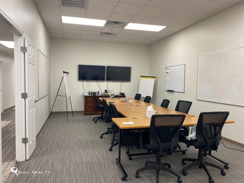 More Photos Of 210 E Lukken Industrial Dr, Lagrange Warehouse For Lease