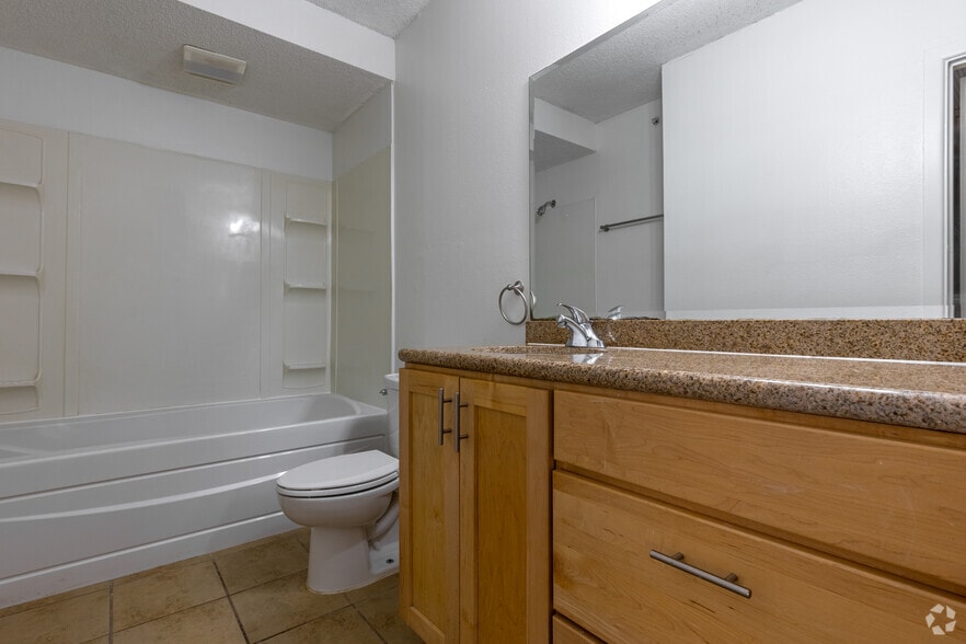 More Photos Of 1001 University Ave, Lubbock Apartments For Lease