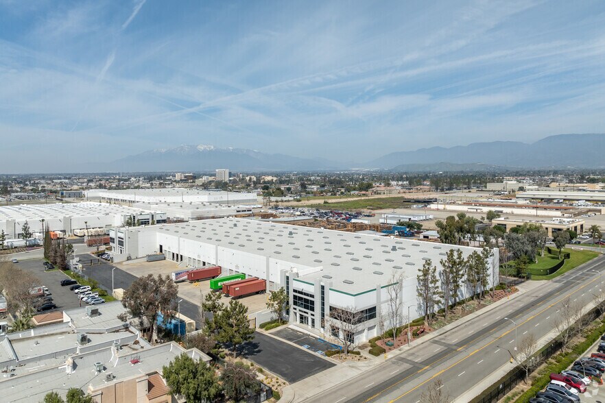 More Photos Of 311 S Doolittle Ave, San Bernardino Warehouse For Lease