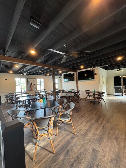 More Photos Of 1219 S Main St, Saint Charles Restaurant For Sale