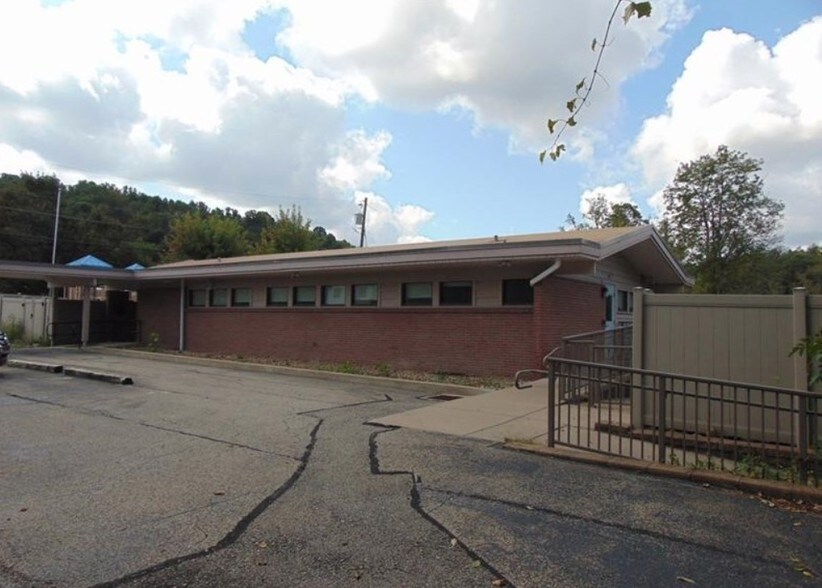 More Photos Of 323 Breakneck Rd, Connellsville Office For Sale