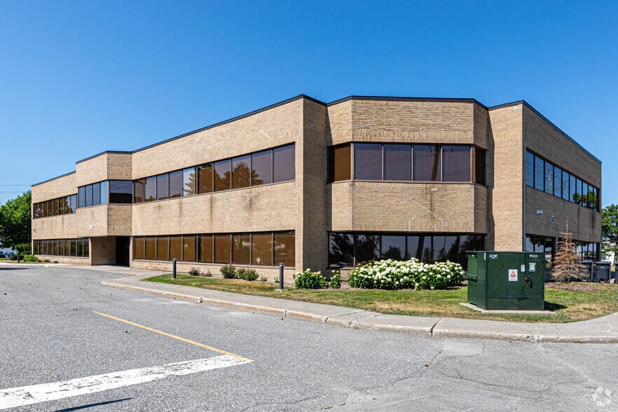 More Photos Of 20 Colonnade Rd, Ottawa Office For Sale