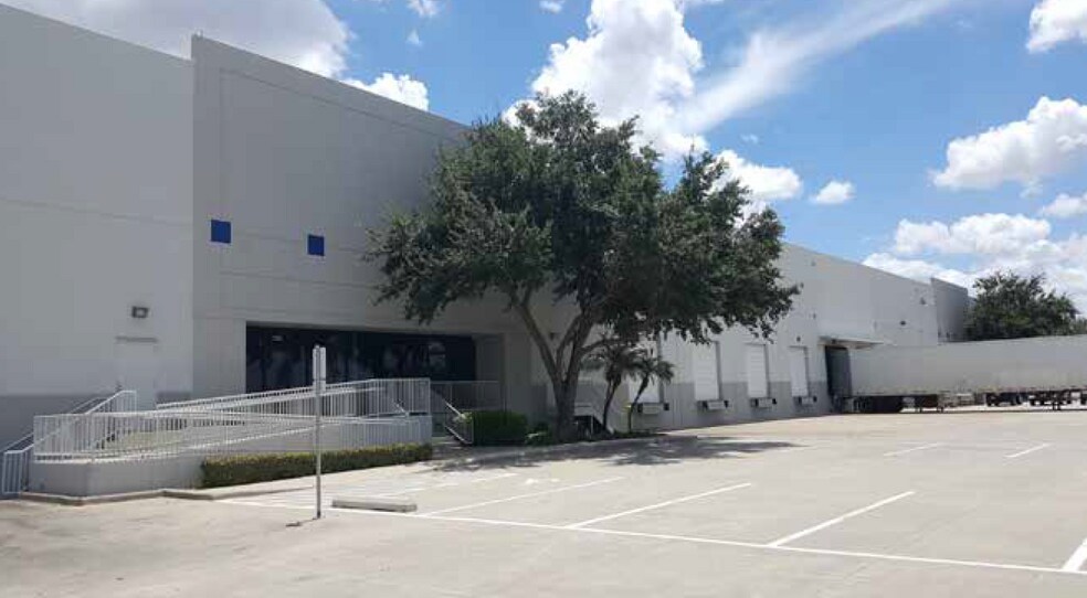 More Photos Of 1805 N Loop 499, Harlingen Warehouse For Lease
