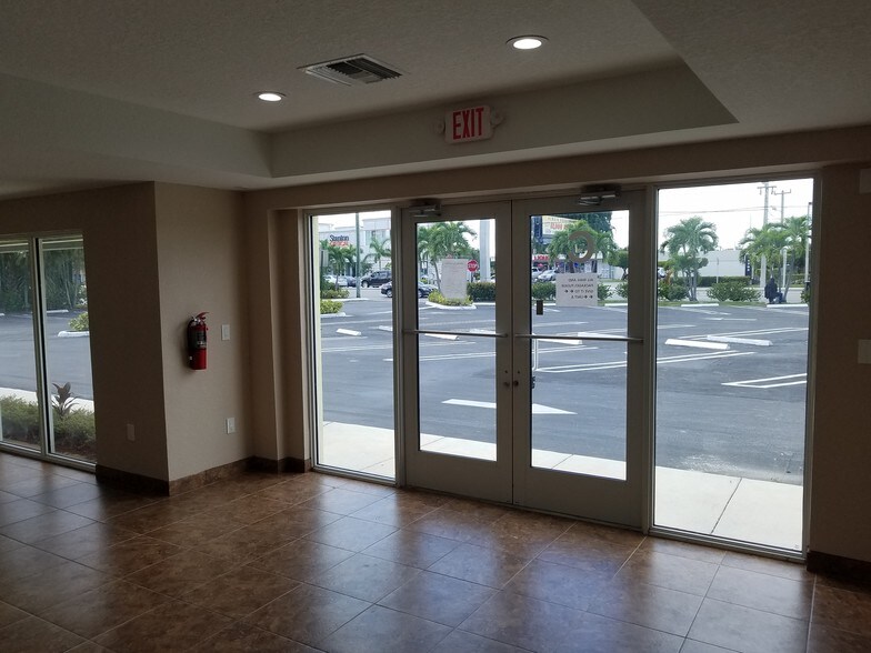 More Photos Of 1696 S Military Trl, West Palm Beach Medical For Lease
