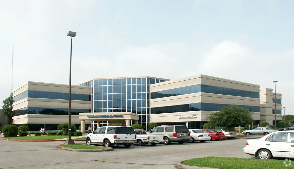 2802 Garth Rd, Baytown, TX 77521 Medical Office For Lease