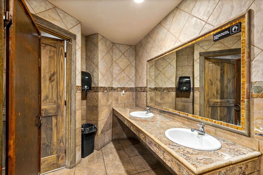 More Photos Of 5100-N Star Blvd, Great Falls Storefront Retail Office For Sale