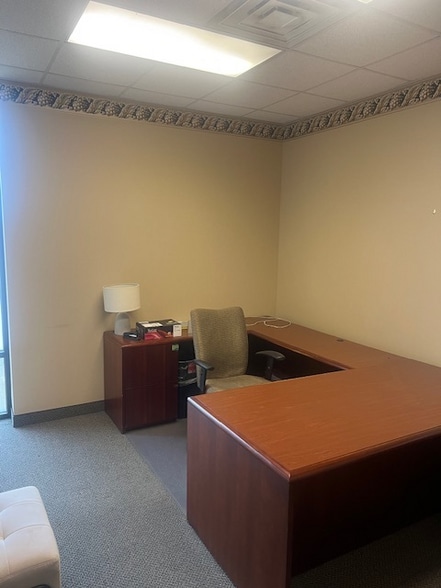 More Photos Of 2625 Kotter Ave, Evansville Manufacturing For Lease