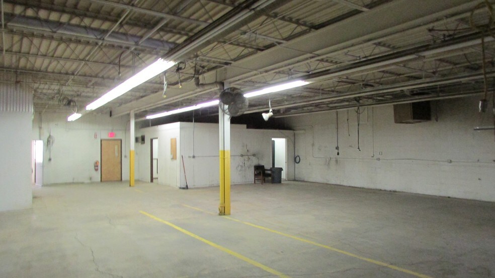 More Photos Of 15650 S Madison Rd, Middlefield Manufacturing For Lease
